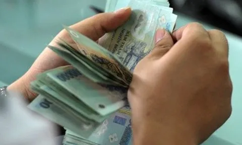 Căng thẳng thanh khoản giảm, thêm ngân hàng thứ 2 giảm lãi suất huy động