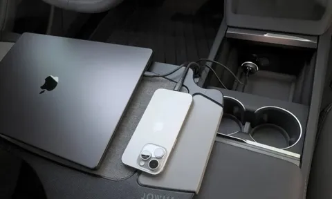 Lẽ ra phải ngày càng rẻ đi, món đồ mà gần như ai cũng "ôm ấp" hàng ngày này lại "tăng như giá vàng"