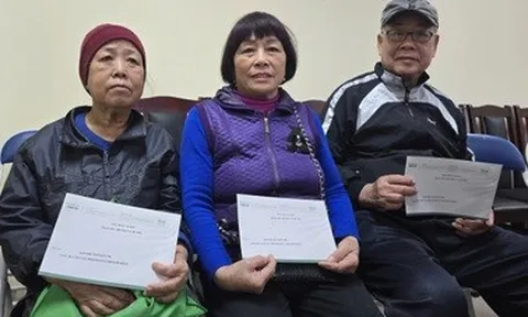 Tết Nhân ái 2026: Trao 40 suất quà tại phường Bạch Mai