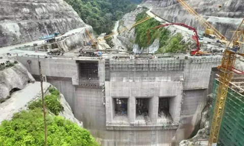 Dự án đập thuỷ điện 1,67 tỷ USD do Trung Quốc hậu thuẫn tại 1 quốc gia Đông Nam Á bất ngờ bị rút giấy phép, doanh nghiệp bị kiểm tra khẩn, niềm tin nhà đầu tư lung lay