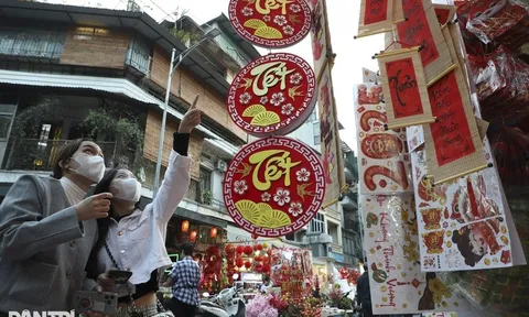 Ngày đầu năm Bính Ngọ: Hàng hóa dồi dào, giá cả ổn định toàn quốc