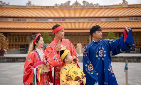 Huế bùng nổ du lịch Tết Bính Ngọ 2026