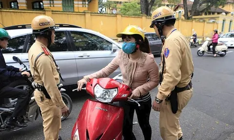 “Quên mang” và “không có” giấy tờ khi lái xe, mức phạt khác nhau thế nào?