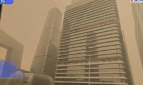 Cảnh tượng kỳ lạ không tưởng tại Bắc Kinh những ngày qua