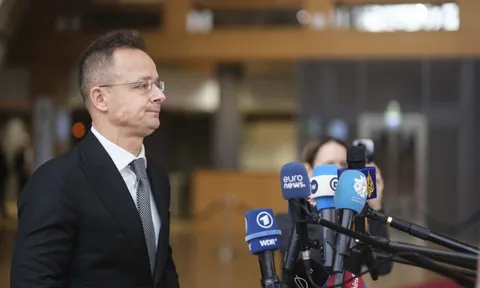 Hungary nêu lý do phủ quyết khoản vay 106 tỷ USD cho Ukraine