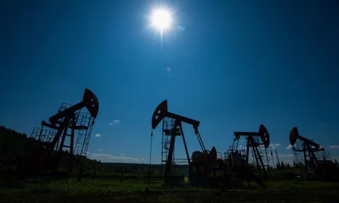 Nga lại đón tin buồn giữa sức ép bủa vây