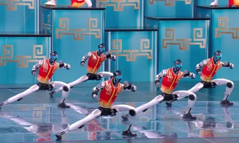 Founder công ty robot hình người hé lộ về canh bạc biểu diễn đêm Giao thừa: "1 bước lên tiên hoặc bôi tro trát chấu"