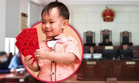 Tòa án Trung Quốc buộc người cha trả lại tiền lì xì cho con trai