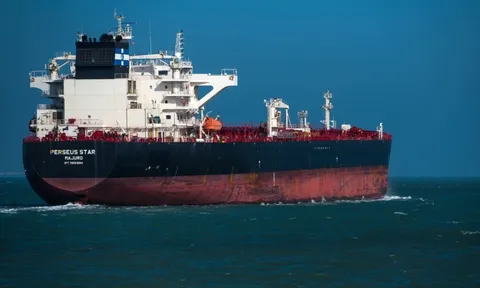 Dầu thô Mỹ tăng hơn 8%, vượt 72 USD/thùng