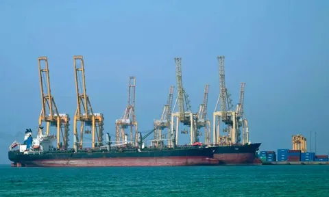 Giá dầu tăng vọt lên đỉnh 4 năm, giới chuyên gia cảnh báo mức 100 USD/thùng là hoàn toàn có thể, nguồn cung từ 3,3 triệu thùng sẽ đứt gãy