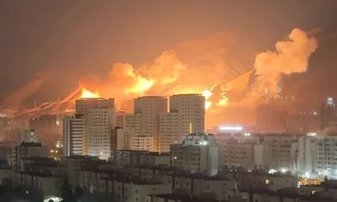 Iran hé lộ đường hầm chứa máy bay không người lái