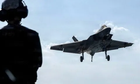 Mỹ đưa thêm máy bay chiến đấu và tiếp liệu đến Trung Đông