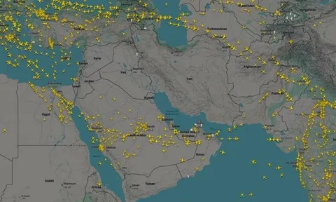 Bức ảnh lịch sử: Lần đầu tiên bầu trời Trung Đông xuất hiện một lỗ hổng