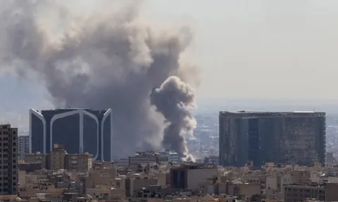 Qatar: Iran nã tên lửa trúng căn cứ quân sự lớn nhất của Mỹ ở Trung Đông