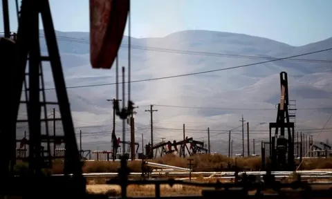 Là ‘ông trùm’ dầu mỏ thế giới, bơm hàng chục triệu thùng dầu mỗi ngày nhưng vì sao giá xăng tại Mỹ vẫn tăng chóng mặt giữa xung đột với Iran?