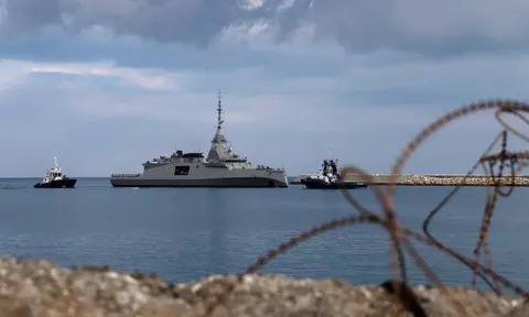 Italy và các đồng minh điều tàu chiến bảo vệ sườn đông nam châu Âu