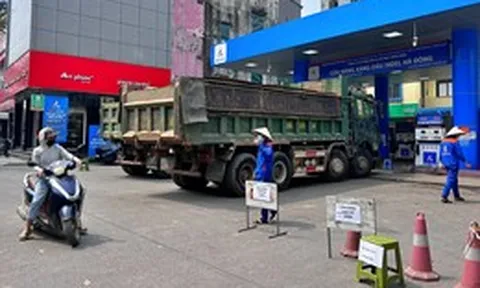 Hà Nội: Doanh nghiệp xăng dầu xin được dừng bán vì hết hàng
