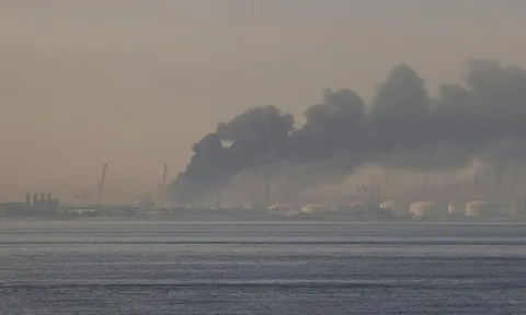 Vì sao các nước Vùng Vịnh không trả đũa dù bị Iran nã mưa tên lửa và UAV?