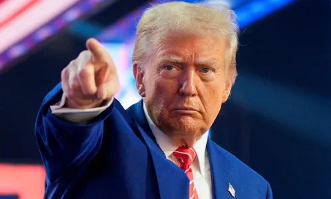 Ông Trump dọa tung đòn tấn công 'rất mạnh', Iran tuyên bố sẽ không đầu hàng