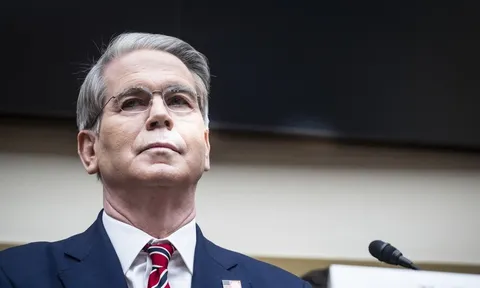 Mỹ nêu lý do nới lỏng lệnh trừng phạt dầu mỏ Nga