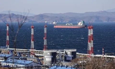 Vừa quay lại mua dầu Nga, một khách hàng lớn nhập ngay 20 triệu thùng nhưng không còn được Moscow giảm giá như trước