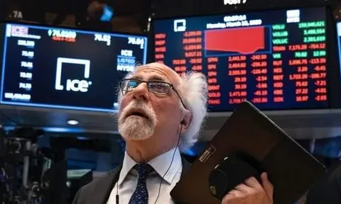 Chứng khoán tương lai Mỹ hồi mạnh từ đáy khi nhà đầu tư đánh giá tác động của giá dầu ngất ngưởng