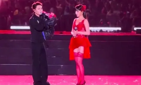 Ca sĩ Bích Phương được bạn trai kém tuổi tặng hoa hồng, công khai "về chung nhà"