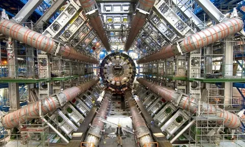 Chuyên gia cho "chuột sắt" canh gác cỗ máy vật lý lớn nhất thế giới: Họ đang toan tính điều gì?
