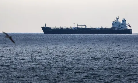 Tàu chở LNG đến châu Âu quay đầu, Nga "thắng lớn": Mỹ lập tức hành động