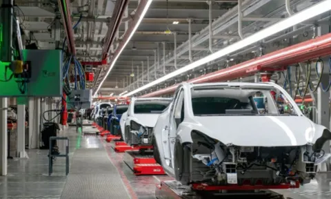 Elon Musk đặt cược tương lai Tesla vào chiếc xe không vô lăng, không phanh: Sản xuất 2 triệu chiếc mỗi năm, nếu thành công sẽ thay đổi cả ngành xe điện