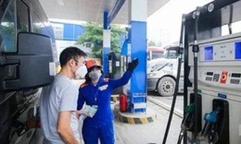 Giá xăng RON95, giá dầu tăng từ 22h ngày 12/3