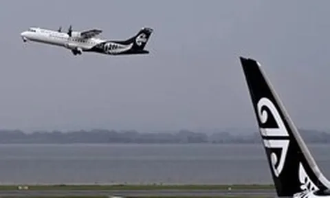 Nhiên liệu bay "đốt" lợi nhuận: Các hãng hàng không đồng loạt kích hoạt chế độ tăng giá