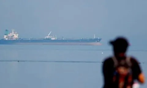 Không phải Ấn Độ hay Trung Quốc, một quốc gia Đông Nam Á lại tìm đến dầu Nga: Mua 2 triệu thùng/tháng khi Mỹ vừa 'bật đèn xanh'