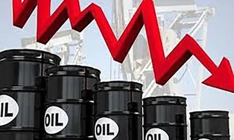 Giá dầu thế giới hôm nay (17/3): Giảm mạnh sau khi một số tàu thuyền đã đi qua eo biển Hormuz