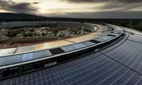 Apple kiếm tỷ USD từ AI dù chưa có chiến lược rõ ràng, từ OpenAI đến Elon Musk đều phải lệ thuộc