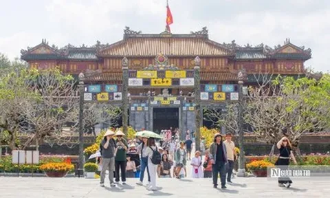 Huế cần làm gì để kéo dài thời gian lưu trú của du khách thông qua các hoạt động kinh tế đêm?