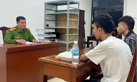 Trốn nã từ Campuchia trở về, 2 đối tượng chém người gây thương tích bị công an tóm gọn