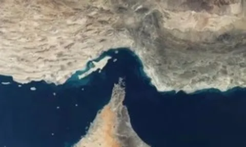Iran chuẩn bị kiếm tiền từ việc kiểm soát eo biển Hormuz