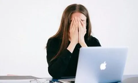 Thất nghiệp tuổi 40, tôi rải hơn 500 CV trong vô ích: Tuổi tác bị phân biệt, nhiều công ty thà trống vị trí chứ không tuyển người già