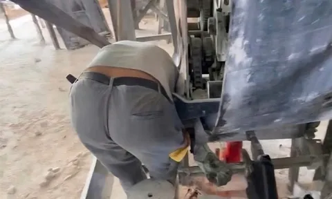 Giải cứu công nhân kẹt trong máy nghiền đá: Tai nạn rùng mình và lời cảnh báo đắt giá