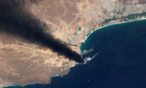 Giữa căng thẳng leo thang, Iran thu phí tàu đi qua Eo biển Hormuz với giá gần 53 tỷ đồng/chuyến