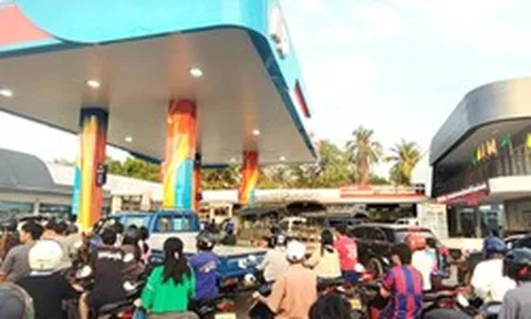 Nước láng giềng Việt Nam thu nhập bình quân 5 triệu đồng/tháng, nay giá xăng tăng top đầu thế giới