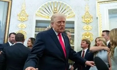 Tổng thống Mỹ Trump cảnh báo Iran nghiêm túc trước khi quá muộn, Trung Quốc nhìn thấy ‘tia hy vọng’