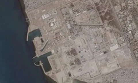 Israel tấn công cơ sở hạt nhân của Iran