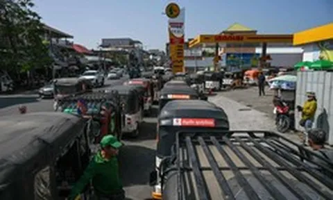 Campuchia vừa thay đổi giá xăng dầu, có loại sắp chạm 50.000 đồng/lít