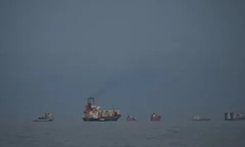 Pháp và Anh thúc đẩy khai thông eo biển Hormuz, bao gồm giải pháp quân sự