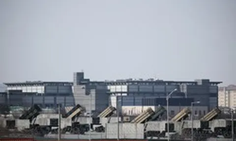 Quốc gia châu Âu đóng băng thanh toán, tính hủy đơn mua vũ khí ‘khủng’ từ Mỹ