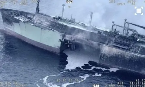 Nỗ lực giải cứu thất bại, tàu chở LNG Nga trôi nổi không kiểm soát trên Địa Trung Hải