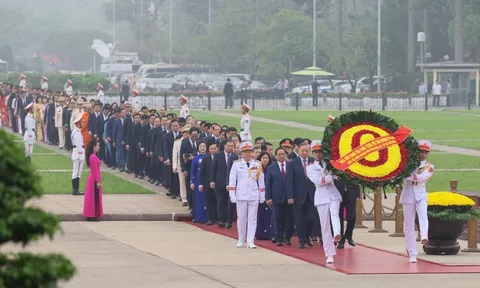 Lãnh đạo Đảng, Nhà nước và các ĐBQH khóa XVI vào Lăng viếng Chủ tịch Hồ Chí Minh