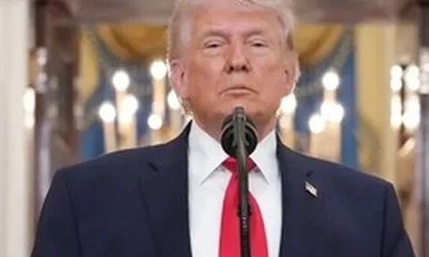 Ông Donald Trump "trút thịnh nộ" liên quan đến Hormuz, Iran cảnh báo trả đũa